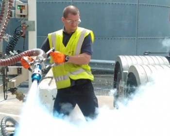 Cryogenic seals